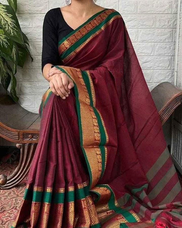 Pure Handloom Saree in Plain Maroon Colour